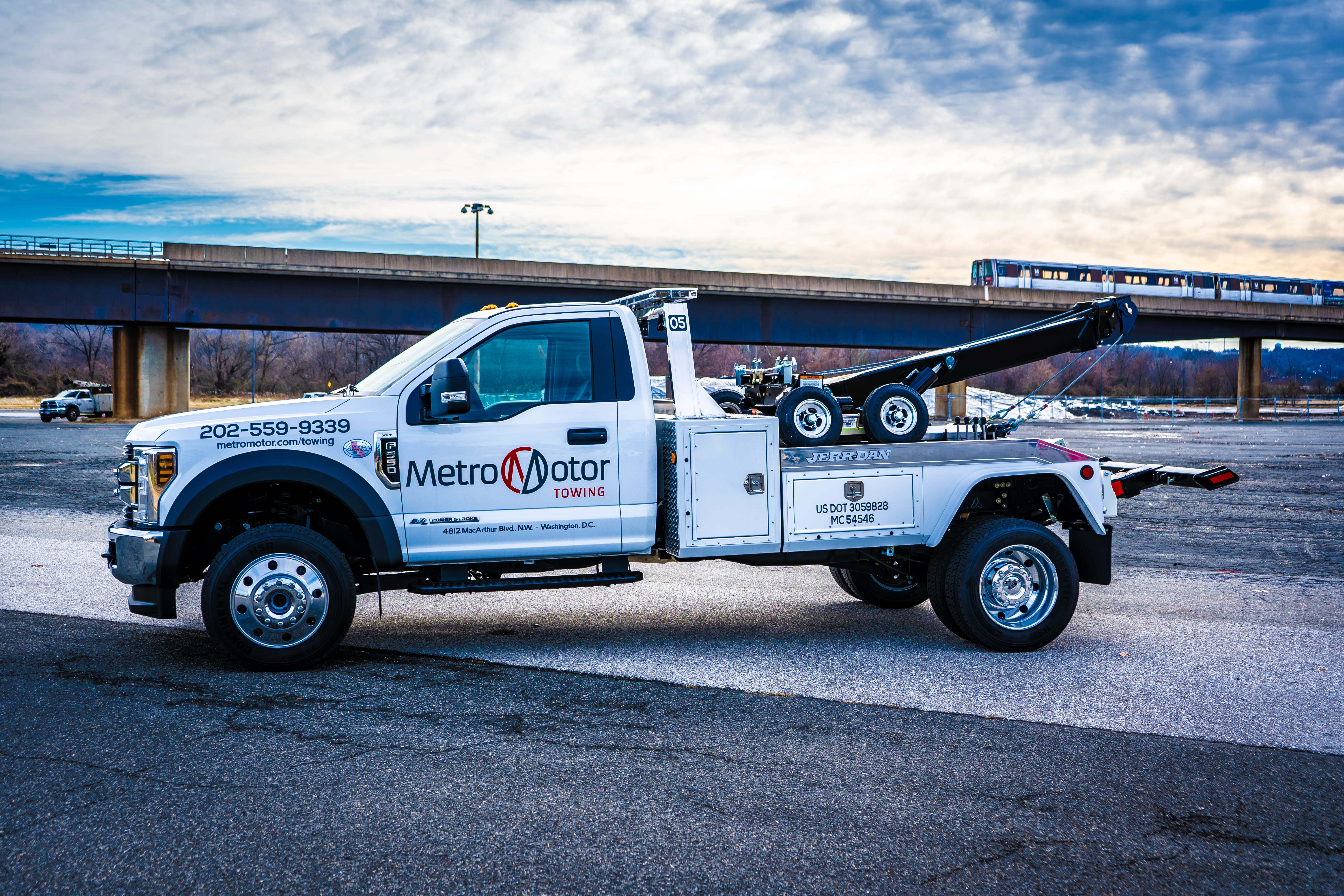 Metro Motor Towing is here to give your car a lift to our auto repair shop.