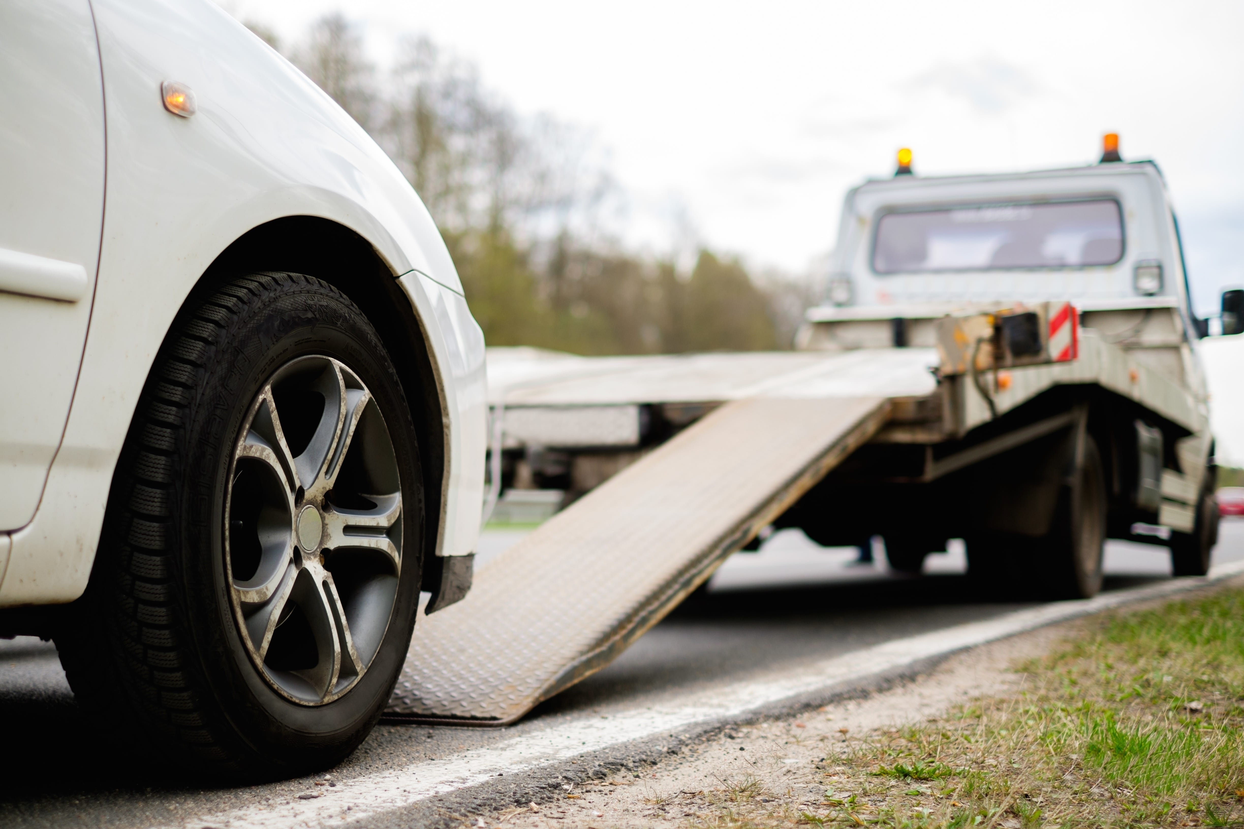 Here's What You Do If You Break Down on the Highway