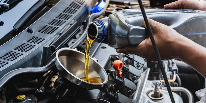 Vehicle gets an oil change in Washington, D.C.